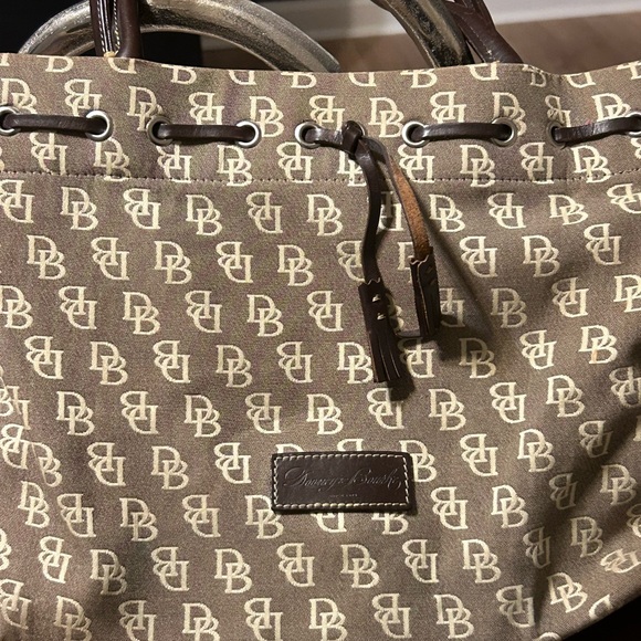 Dooney & Bourke brown signature bag - Picture 1 of 5